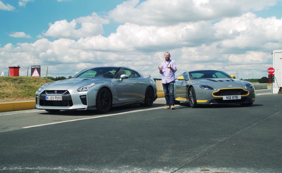 Βίντεο: Nissan GT-R εναντίον Aston Martin V12 Vantage S